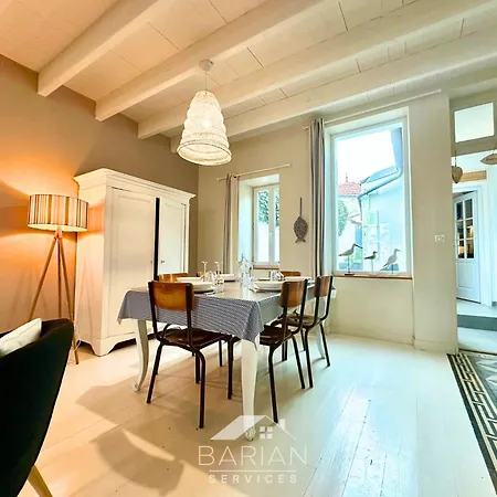 Agreable Maison Typique Fourasine - Hyper Centre Фура