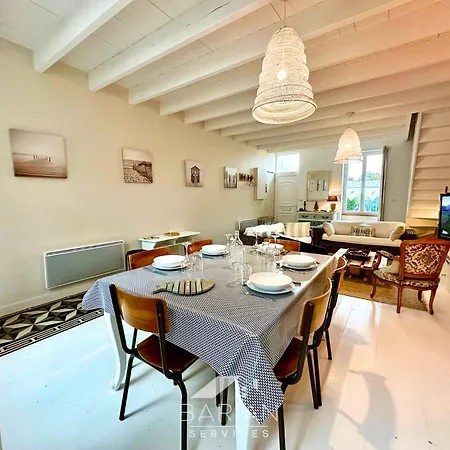 בית נופש Agreable Maison Typique Fourasine - Hyper Centre *