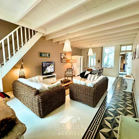 Holiday home Agreable Maison Typique Fourasine - Hyper Centre *
